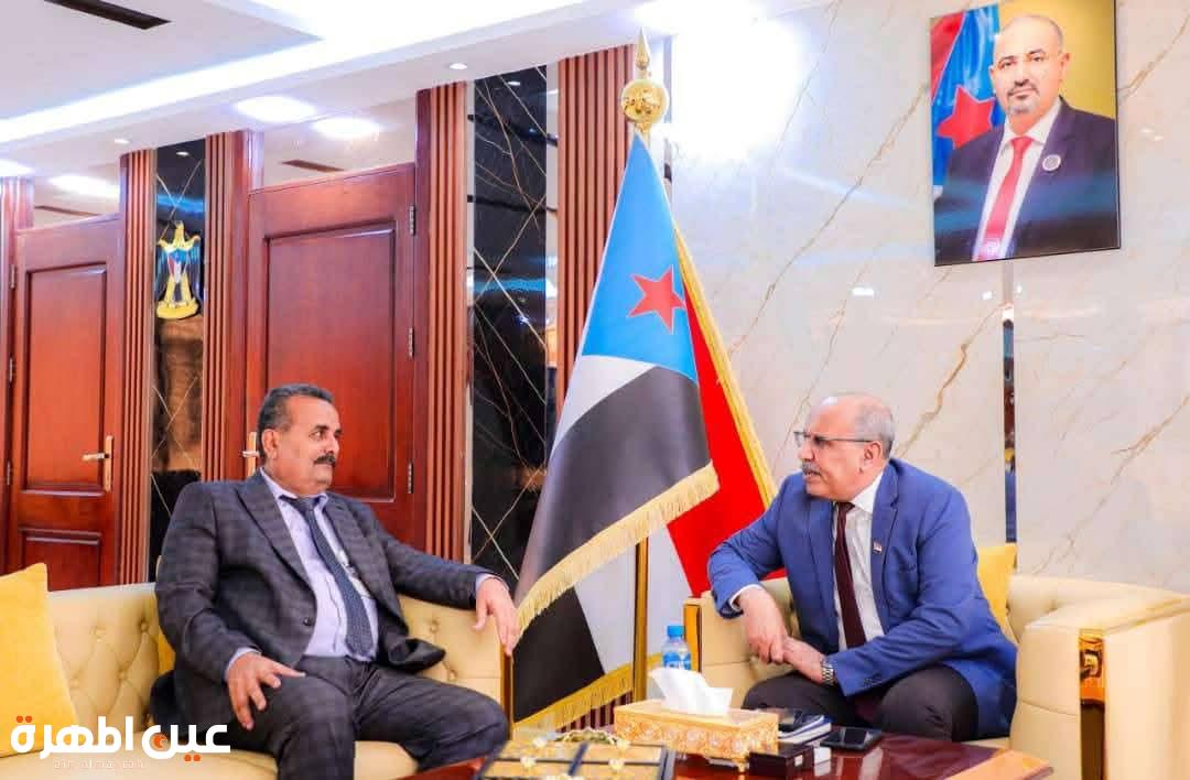 الكثيري يتفقد مشاريع تطوير مطار عدن الدولي ويثني على جهود العاملين فيه