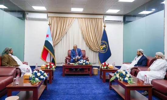 الرئيس الزُبيدي يؤكد دعم أبناء صعدة المناهضين للحوثي