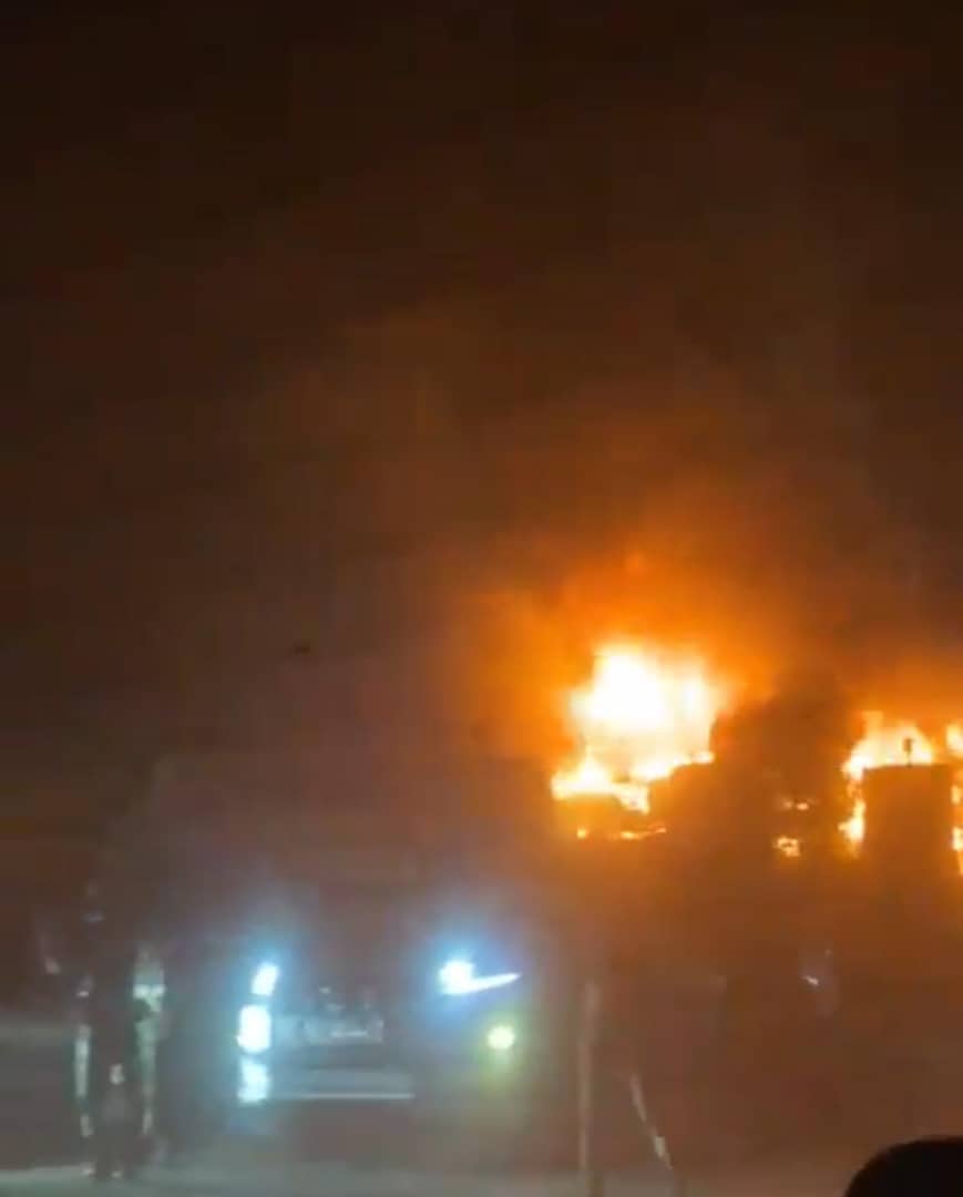 حريق في قاعة اعراس في العاصمة عدن