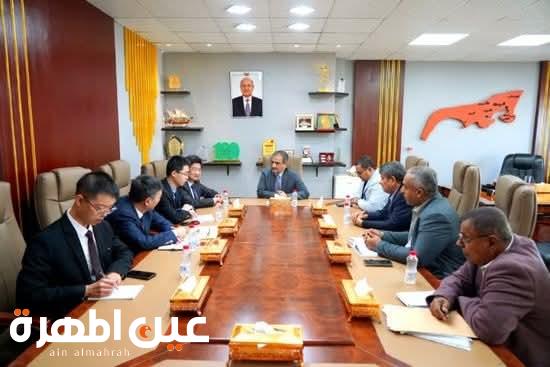 محافظ عدن يناقش مع القائم بأعمال السفير الصيني التعاون بمجالات التنمية