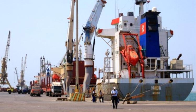 الكشف عن دخول نحو 500 سفينة إلى موانئ الحوثيين دون تفتيش