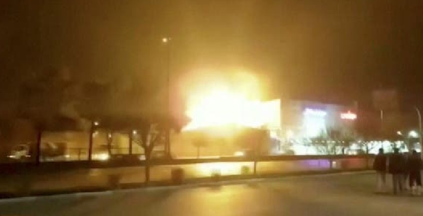 عاجل/ انفجارات قرب مطار أصفهان وقاعدة هشتم شكاري الجوية ومسؤول أمريكي يؤكد بدء هجوم إسرائيل على إيران