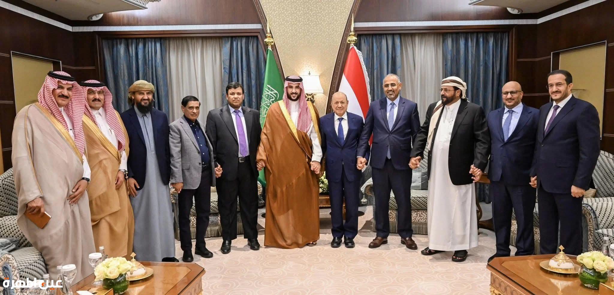 تقرير دولي يؤكد فشل   المجلس الرئاسي اليمني ويدعو لتبنّي نموذج فيدرالي جديد