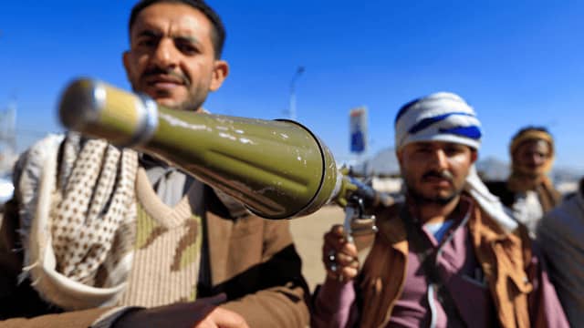 تحالف “القاعدة-الحوثي”.. خطر داهم يتربص بأبين