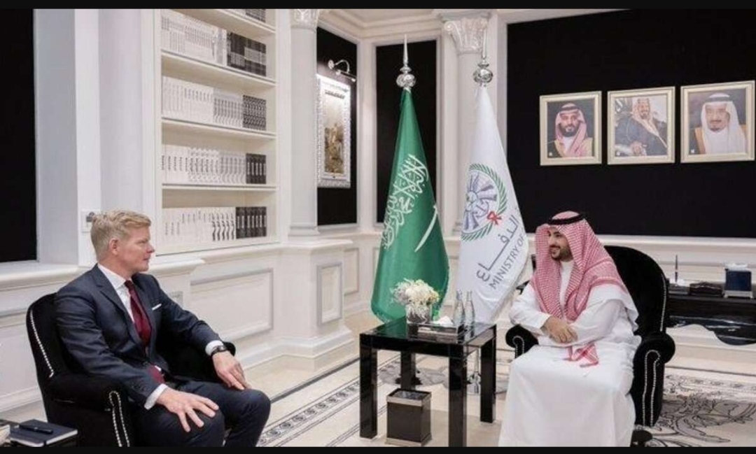 غروندبرغ يلتقي بوزير الدفاع السعودي الأمير خالد بن سلمان